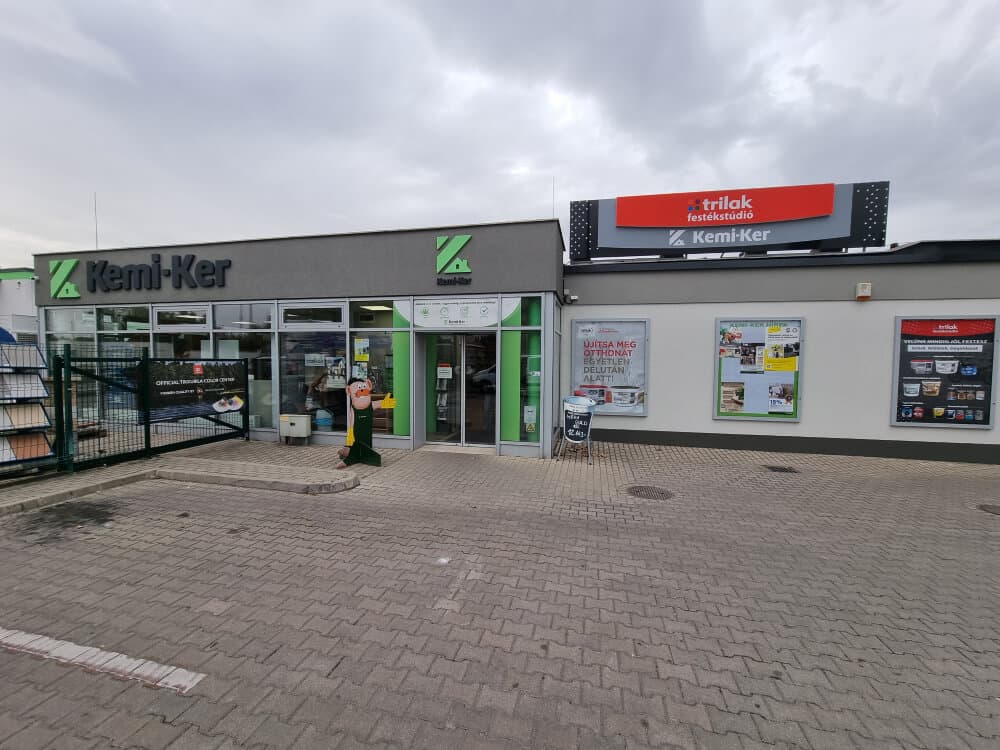 Dunaújváros üzlet bejárat