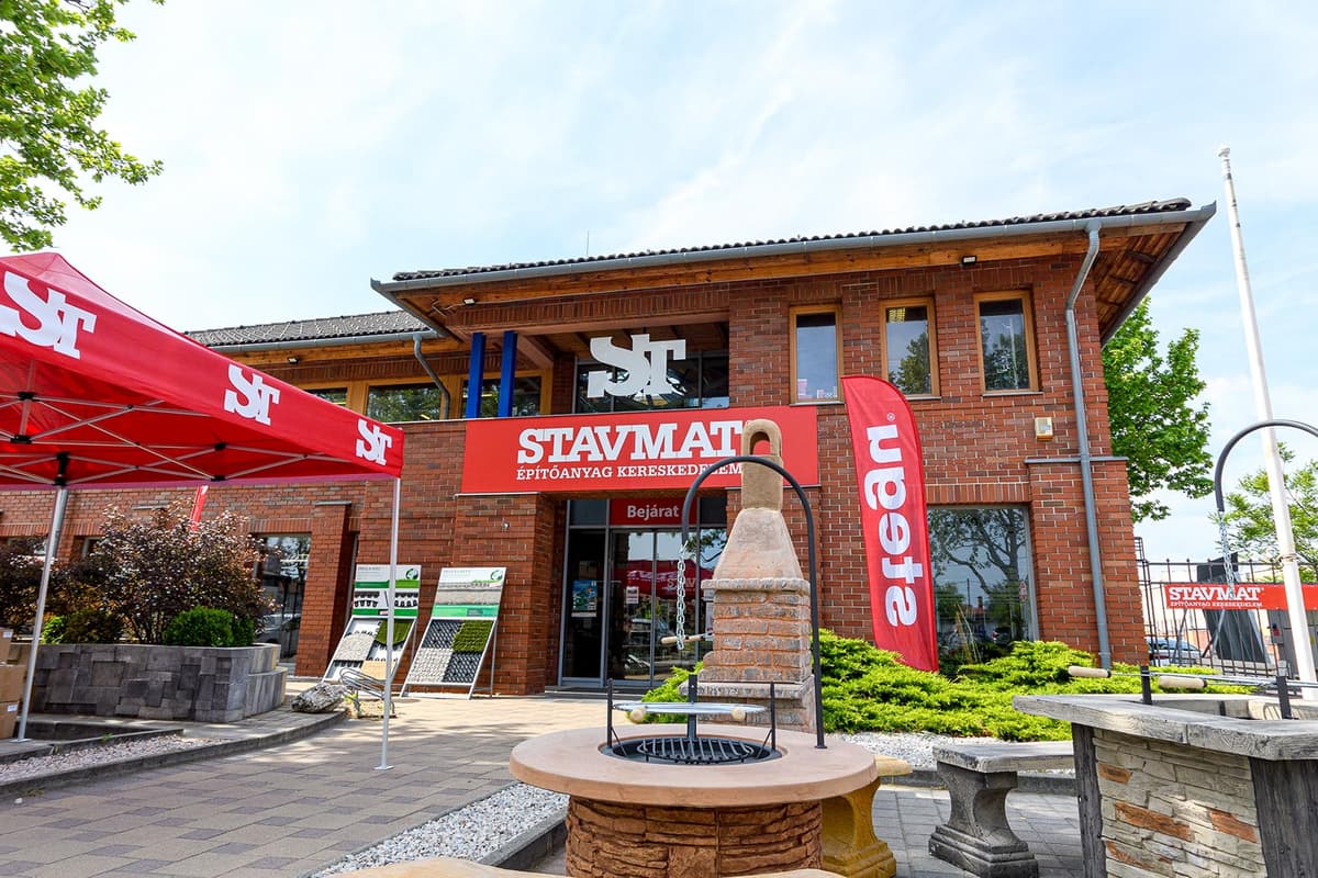 Stavmat Debrecen eladótér bejárat