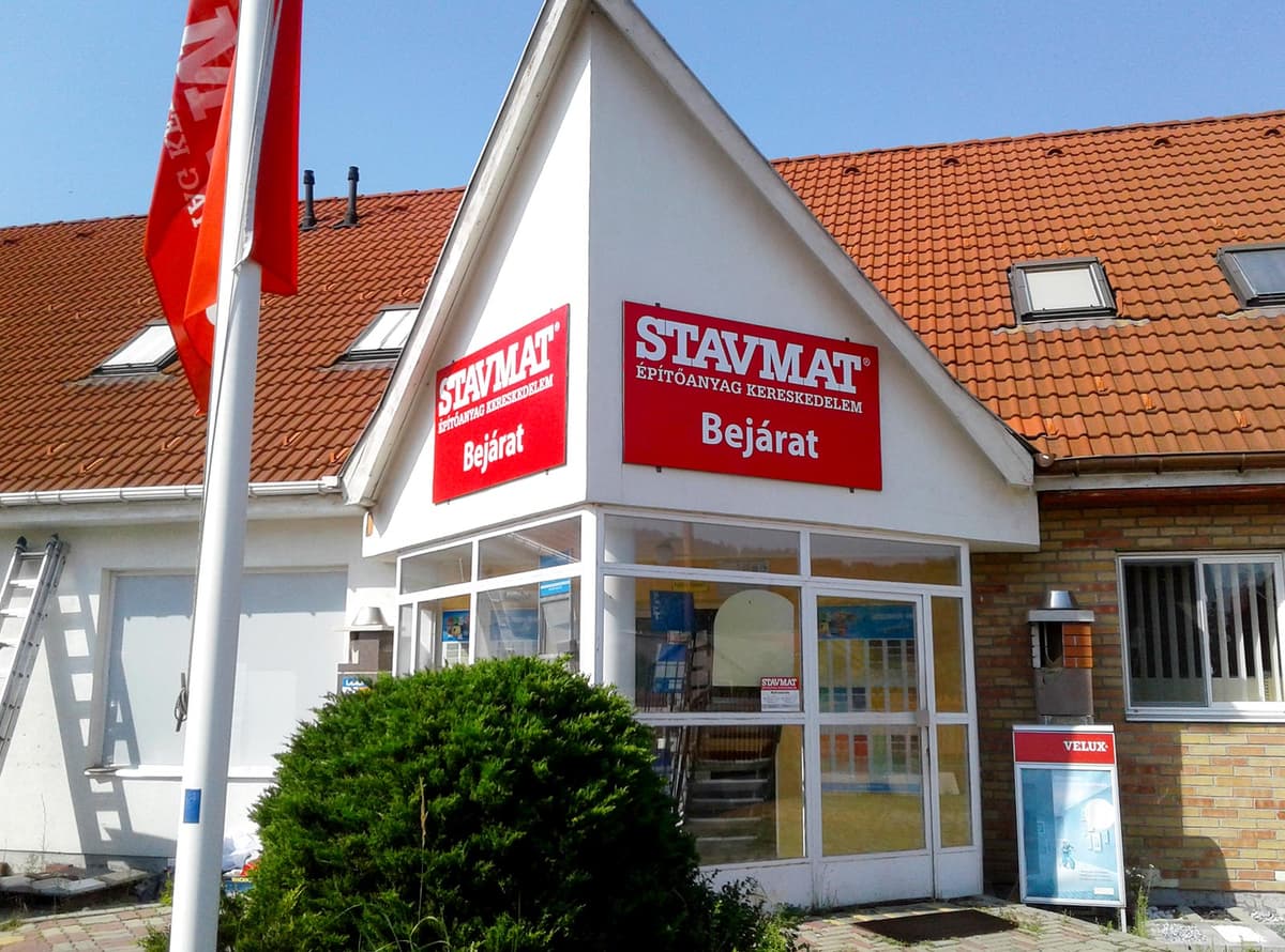 Stavmat Salgótarján építőanyag kereskedés bejárat